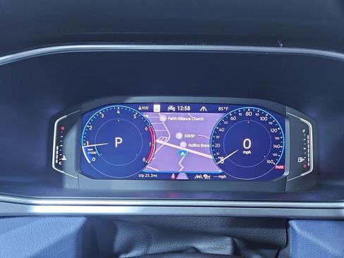 New 2025 Volkswagen Taos SEL image 15