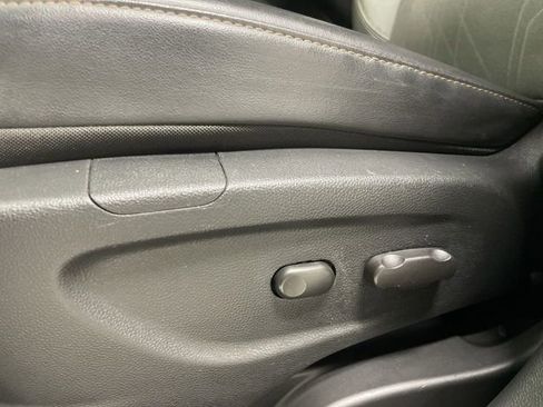 Used 2022 Chevrolet Trax LT w/ Driver Confidence Package image 12