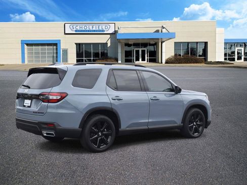 Used 2025 Honda Pilot Black Edition image 3