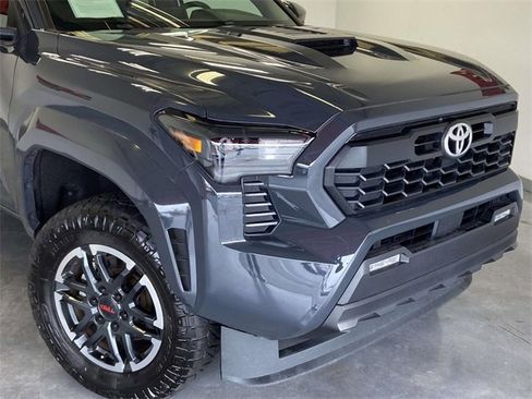 Used 2024 Toyota Tacoma TRD Sport image 8