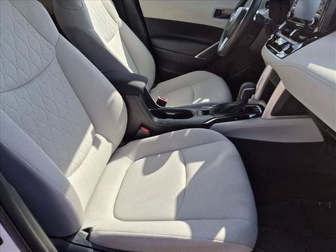 Used 2022 Toyota Corolla Cross LE FWD image 19