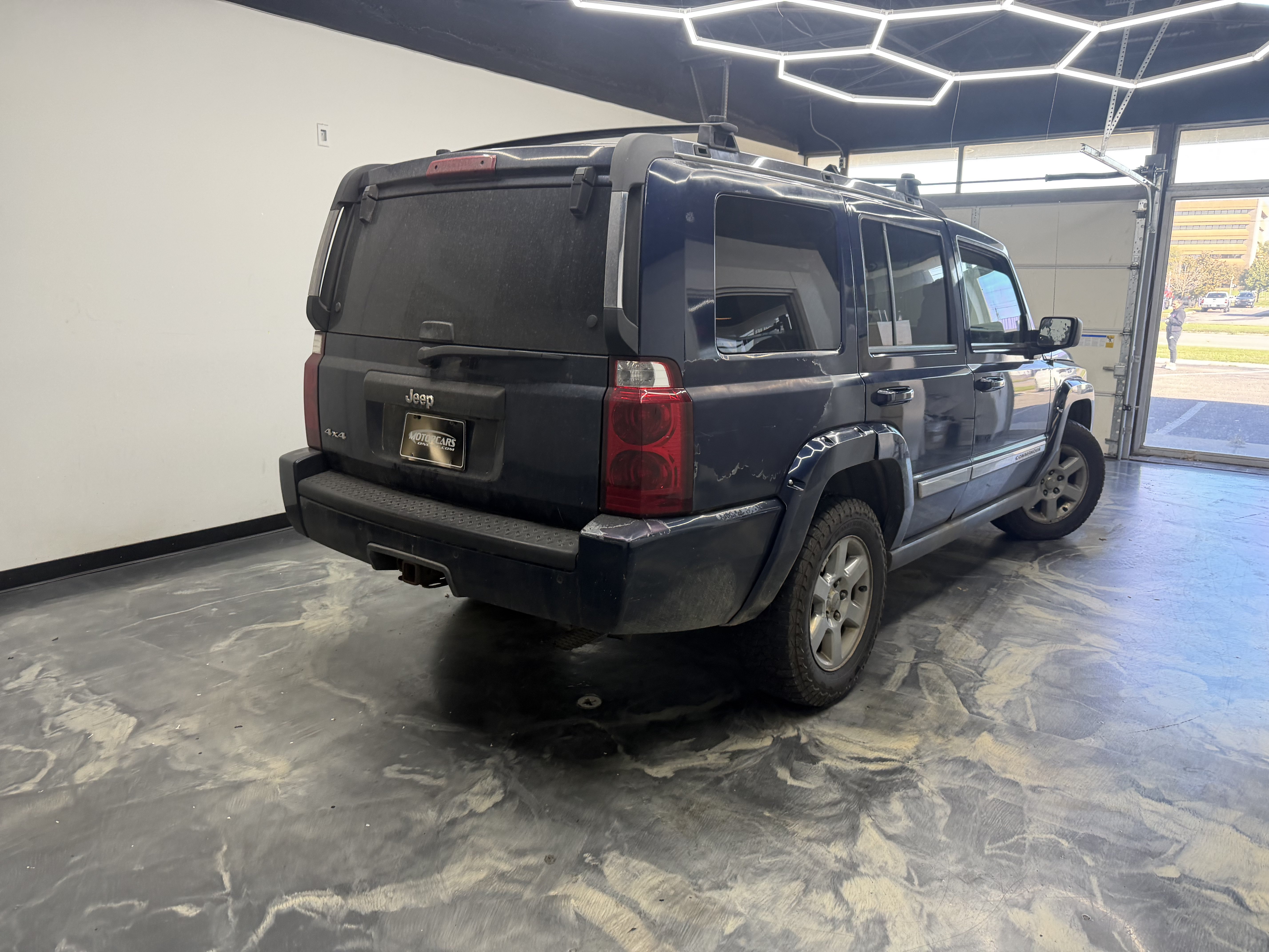 Used 2006 Jeep Commander Limited w/ Trailer Tow Group IV AWD/4WD image 3