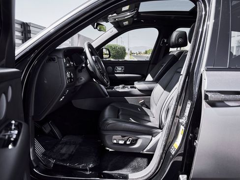 Used 2020 Rolls-Royce Cullinan AWD/4WD image 36