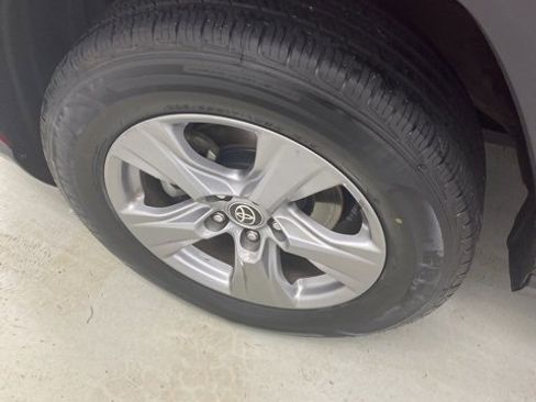 Used 2023 Toyota RAV4 XLE image 9