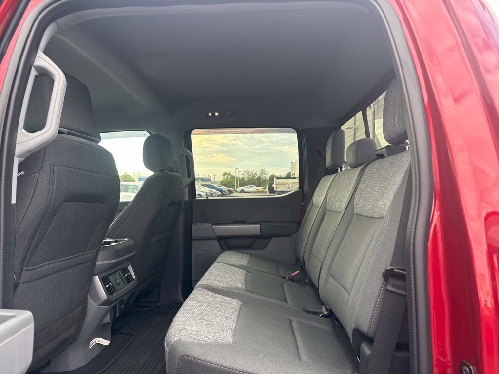 Used 2023 Ford F250 XLT w/ FX4 Off-Road Package AWD/4WD image 6