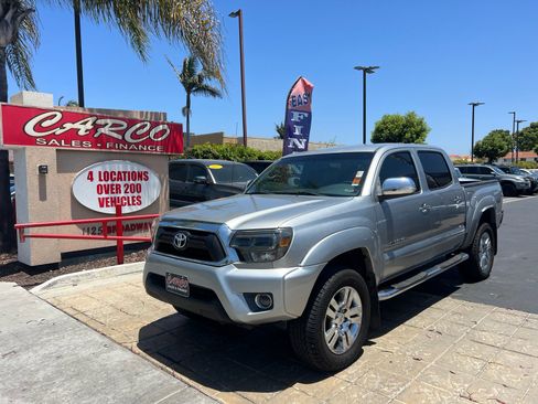 Used 2015 Toyota Tacoma PreRunner w/ Limited Package RWD image 4