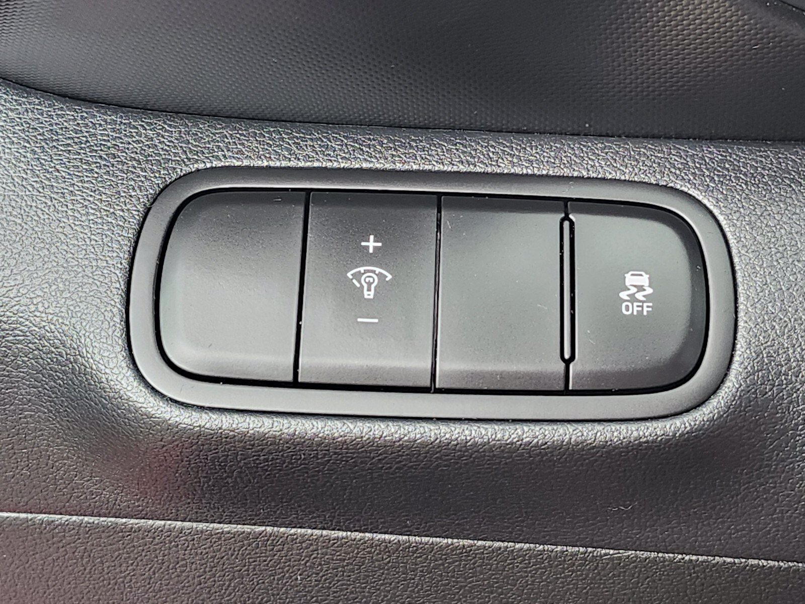 Certified 2026 Hyundai Venue SEL FWD image 25