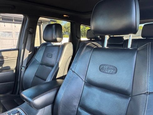 Used 2014 Jeep Grand Cherokee Overland AWD/4WD image 8