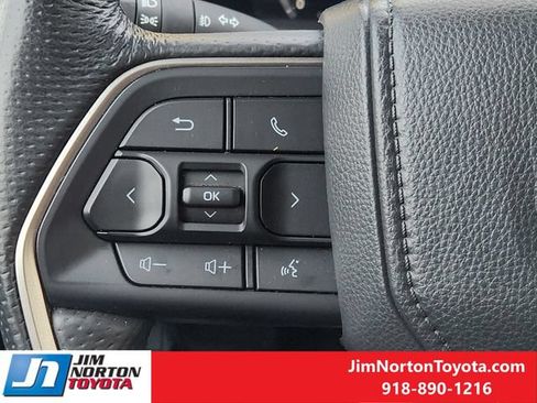 Used 2025 Toyota Tacoma TRD Off-Road AWD/4WD image 28