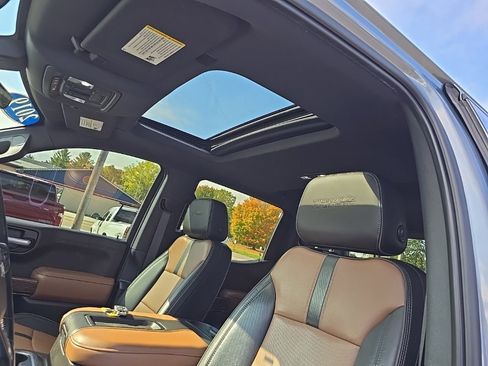 Used 2019 Chevrolet Silverado 1500 High Country image 8