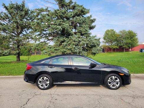 Used 2018 Honda Civic LX image 9