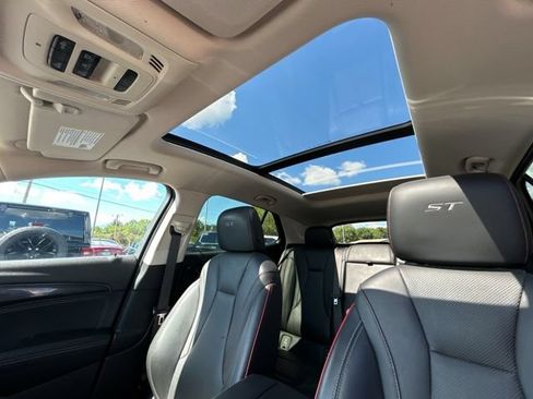 Used 2022 Buick Envision Essence w/ Technology Package I AWD/4WD image 38