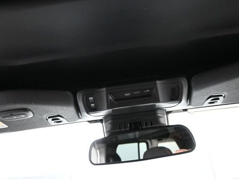 Used 2024 Jeep Wrangler Willys image 12