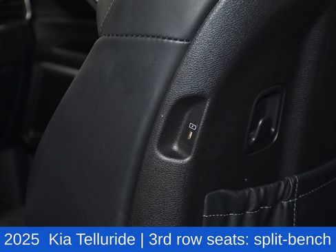 Used 2025 Kia Telluride S AWD/4WD image 29