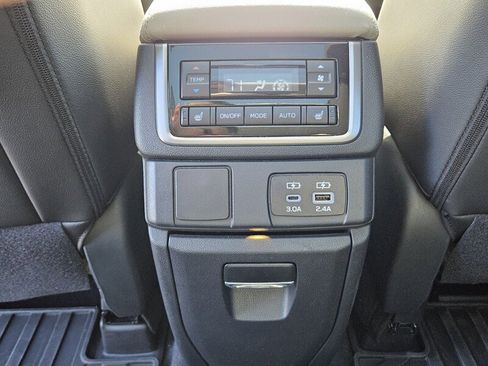Used 2023 Subaru Ascent Limited w/ Technology Package image 8