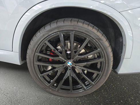 Used 2024 BMW X5 sDrive40i w/ M Sport Package RWD image 32
