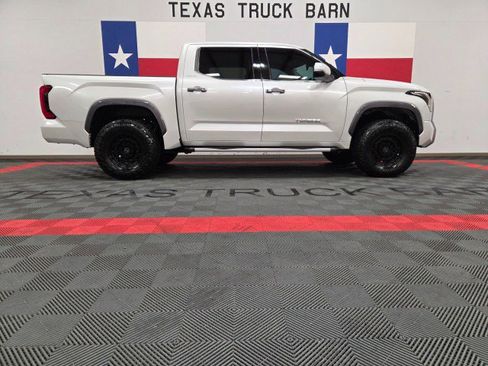 Used 2022 Toyota Tundra Limited AWD/4WD image 14