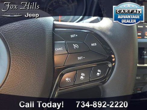 Certified 2023 Jeep Cherokee Altitude Lux AWD/4WD image 18