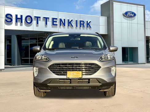 Certified 2022 Ford Escape Titanium FWD image 2