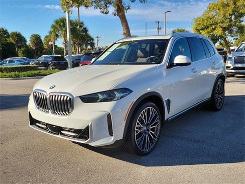 Used 2024 BMW X5 xDrive40i w/ Parking Assistance Package image 3