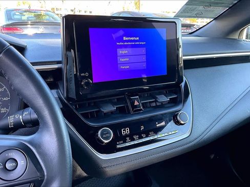Used 2025 Toyota Corolla SE image 6