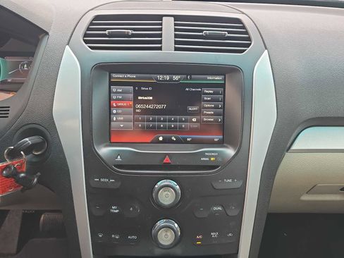 Used 2015 Ford Explorer XLT w/ Equipment Group 202B image 17