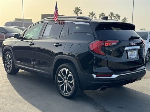 Used 2019 GMC Terrain SLT w/ Preferred Package image 2