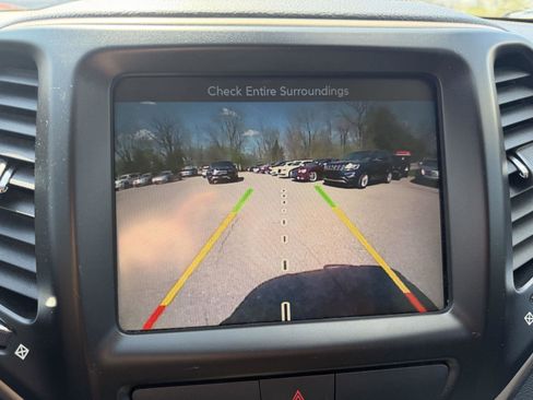 Used 2015 Jeep Cherokee Limited AWD/4WD image 19