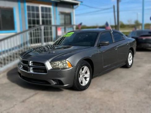 Used 2012 Dodge Charger SE image 1