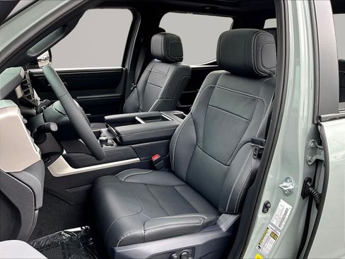 New 2026 Toyota Tundra Limited AWD/4WD image 17