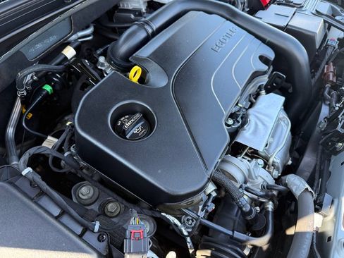 Used 2023 Chevrolet Malibu LT FWD image 29