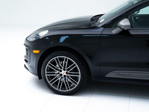 Certified 2026 Porsche Macan Turbo AWD/4WD image 11