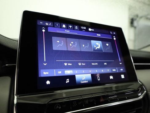 Used 2022 Jeep Compass Limited image 18