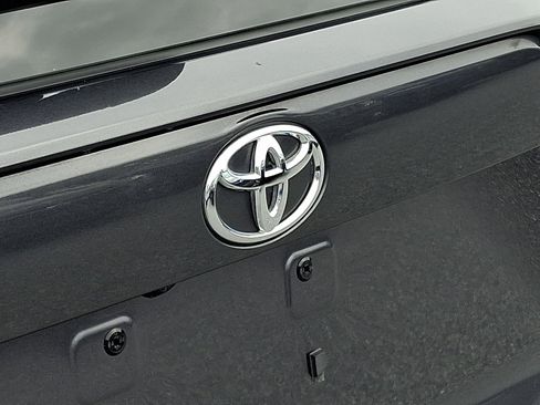 Used 2022 Toyota RAV4 XLE w/ Convenience Package AWD/4WD image 32
