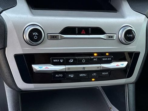 Certified 2023 Ford Explorer 4WD image 16