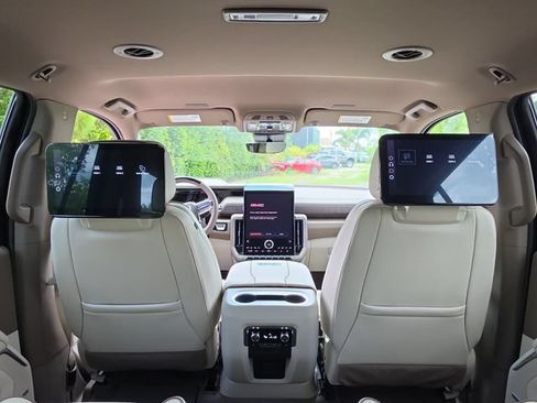 New 2026 GMC Yukon Denali w/ Advanced Technology Package RWD image 14