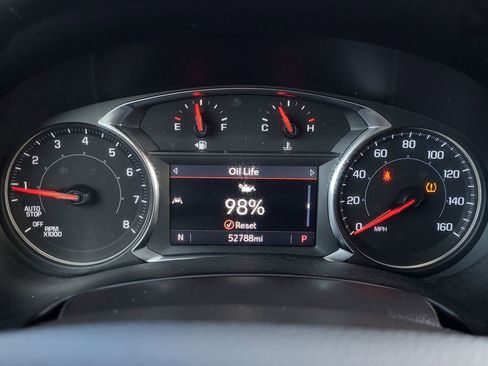Used 2024 GMC Terrain SLT AWD/4WD image 7