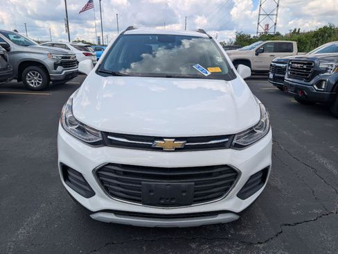 Used 2020 Chevrolet Trax LT w/ Driver Confidence Package AWD/4WD image 2