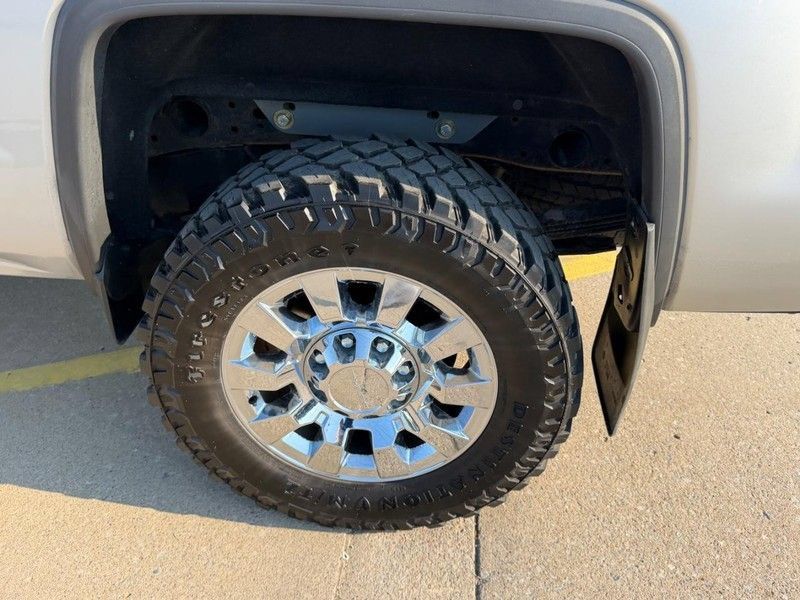 Used 2018 GMC Sierra 2500 Denali w/ Duramax Plus Package AWD/4WD image 6
