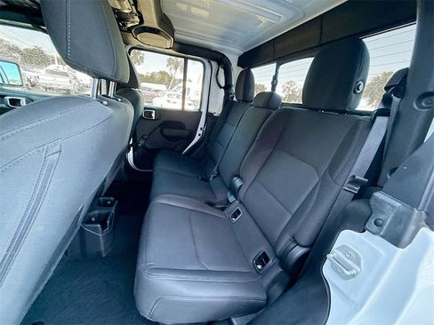 Used 2022 Jeep Gladiator Sport image 26