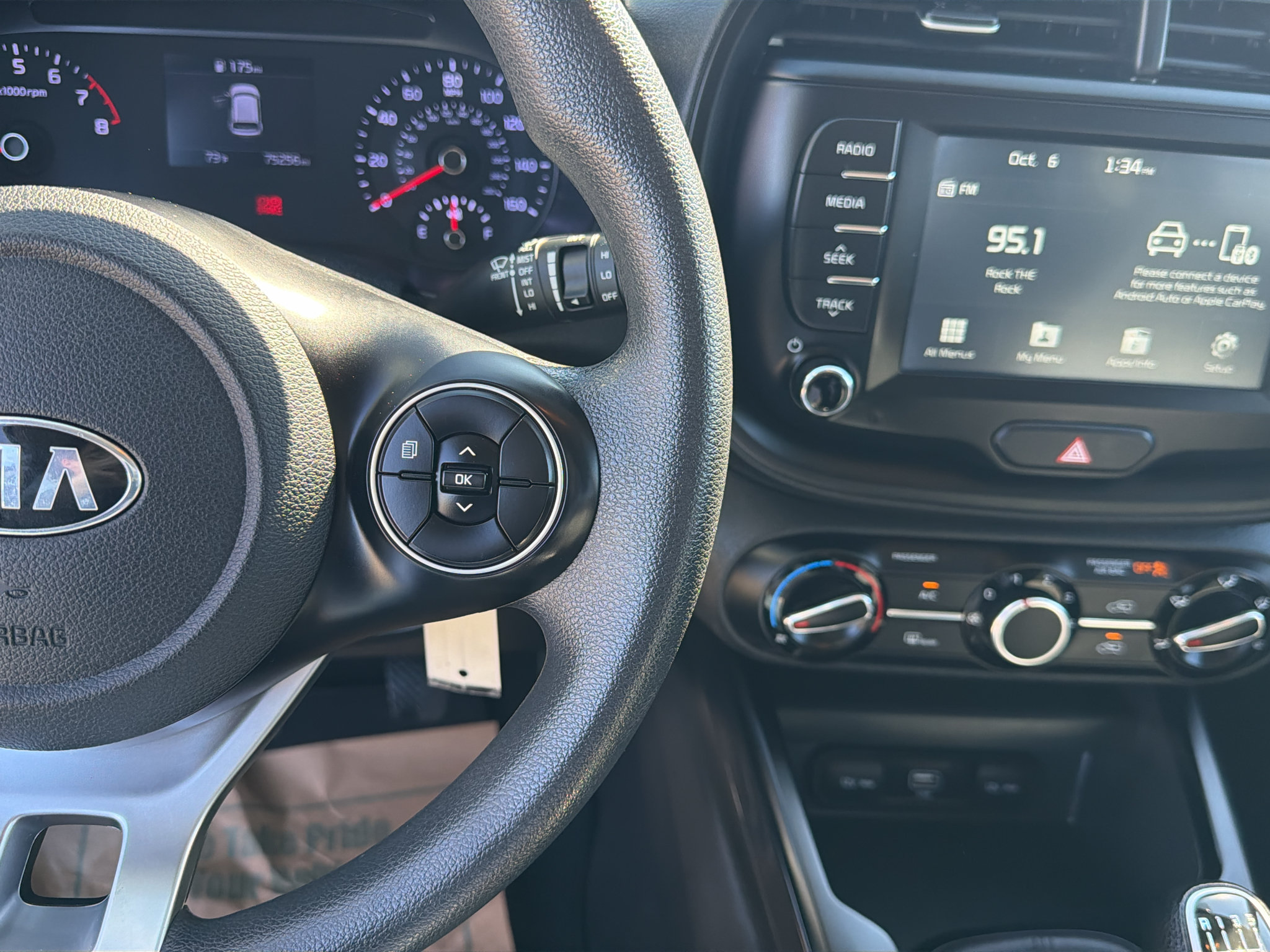 Used 2021 Kia Soul LX FWD image 29
