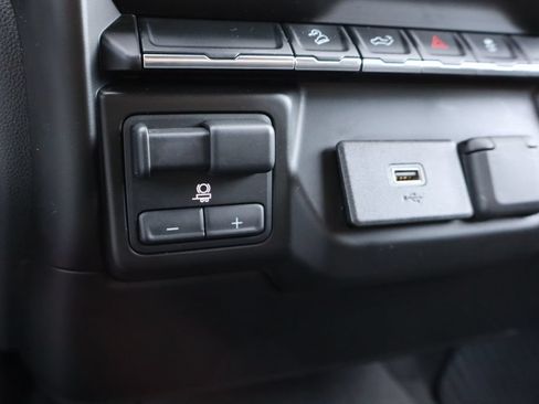 Used 2019 Chevrolet Silverado 1500 Custom Trail Boss w/ Custom Convenience Package AWD/4WD image 12