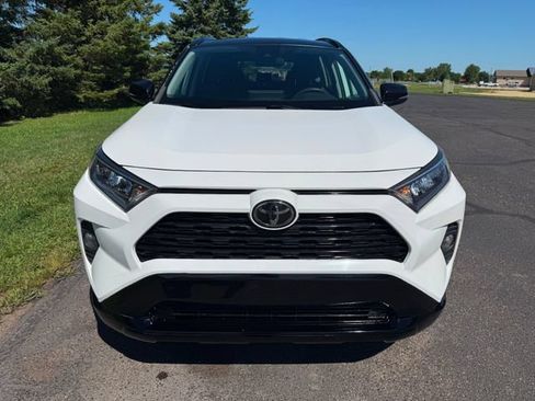 Used 2020 Toyota RAV4 XLE FWD image 5