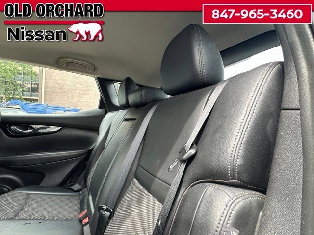 Used 2022 Nissan Rogue Sport SV w/ Technology Package AWD/4WD image 13