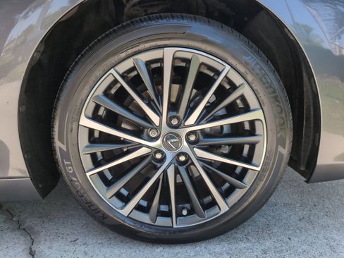 Used 2023 Lexus ES 350 w/ Premium Package FWD image 13