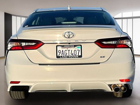 Used 2022 Toyota Camry SE FWD image 5