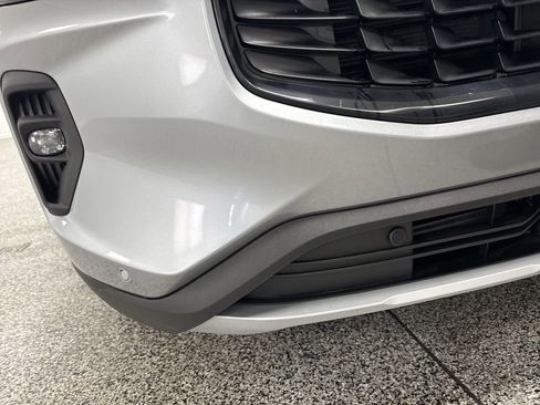 Used 2024 Ford Escape Platinum image 18