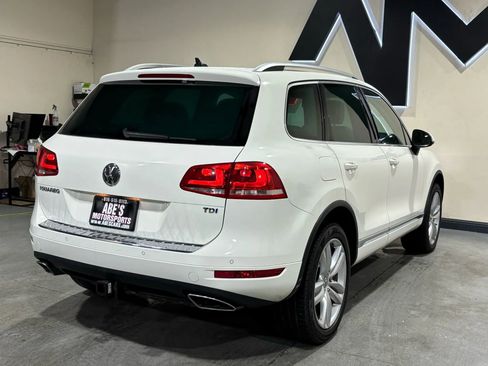 Used 2011 Volkswagen Touareg Executive image 5
