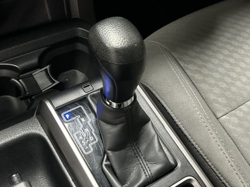 Used 2022 Toyota Tacoma SR5 w/ Technology Package AWD/4WD image 26