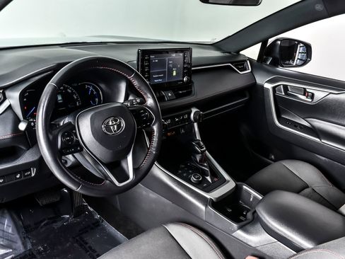 Used 2022 Toyota RAV4 SE w/ Weather & Moonroof Package AWD/4WD image 15
